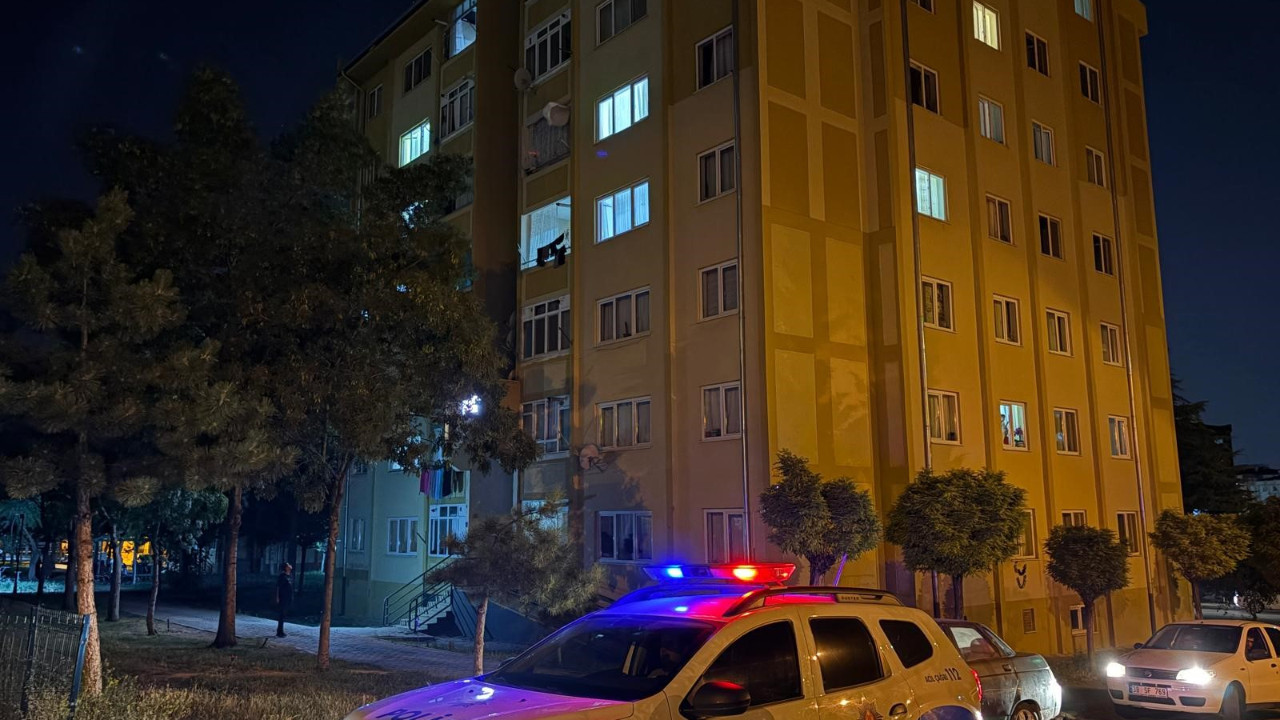 3 kattaki pencereden dusen 35 yasindaki cocuk agir yaralandi DRtaPzIC